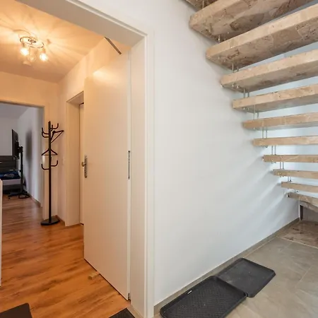 Lovely In Apartment *